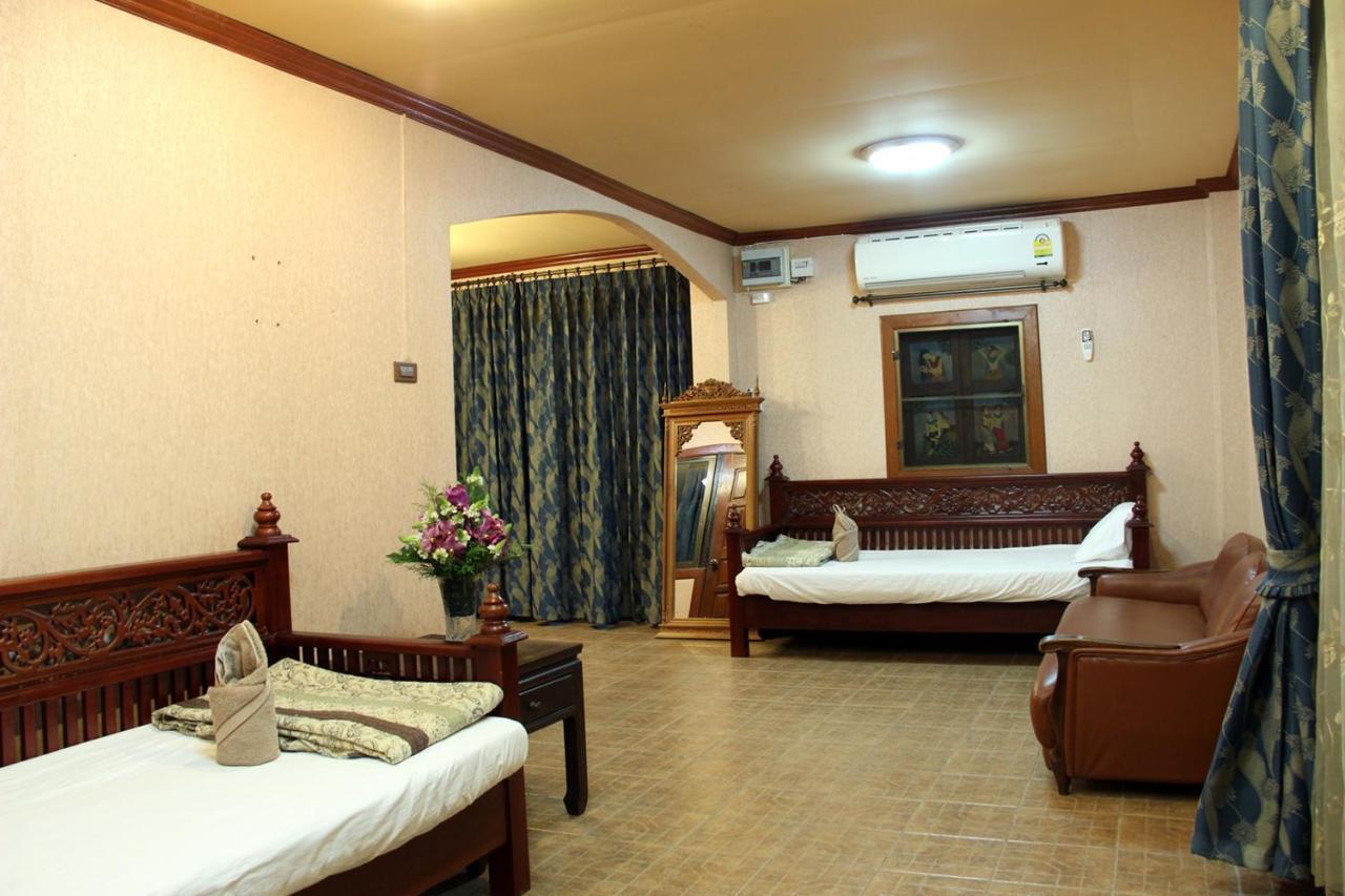 S.K. House 1 Hotell Chiang Mai Rum bild