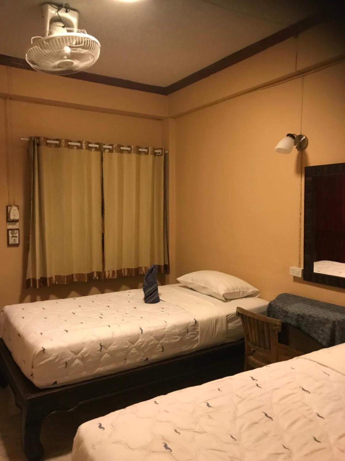 S.K. House 1 Hotell Chiang Mai Rum bild