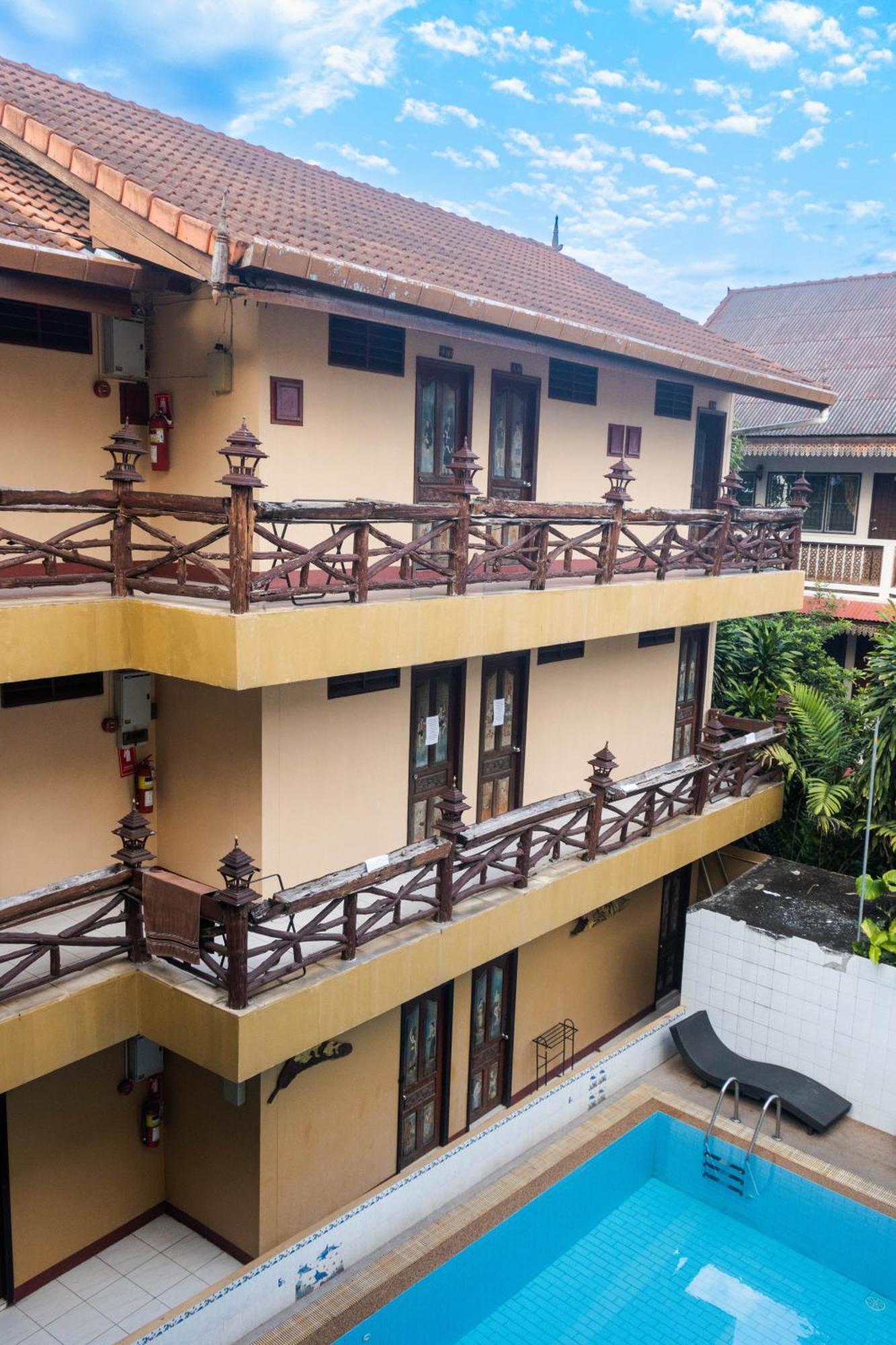 S.K. House 1 Hotell Chiang Mai Exteriör bild