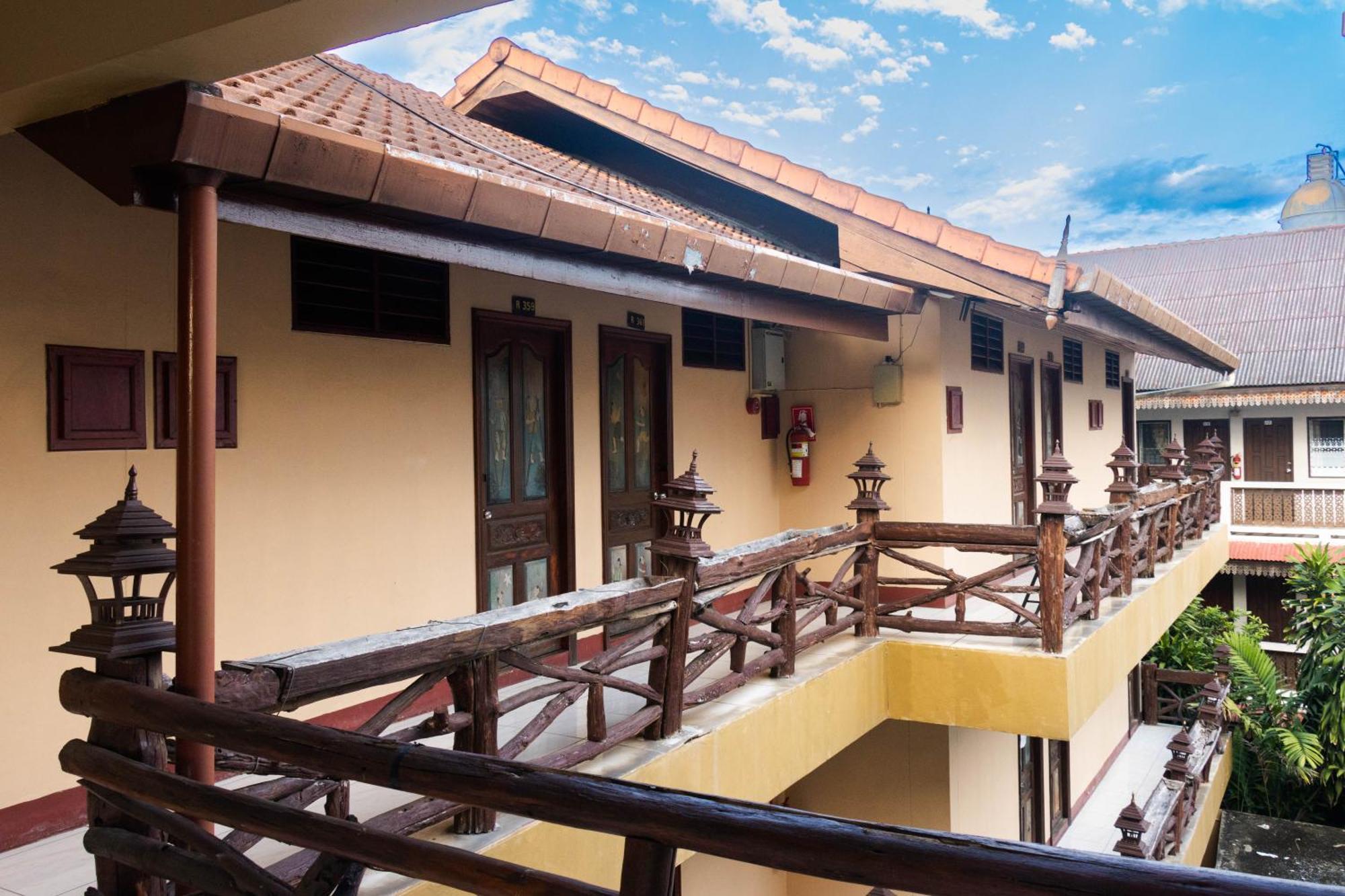 S.K. House 1 Hotell Chiang Mai Exteriör bild