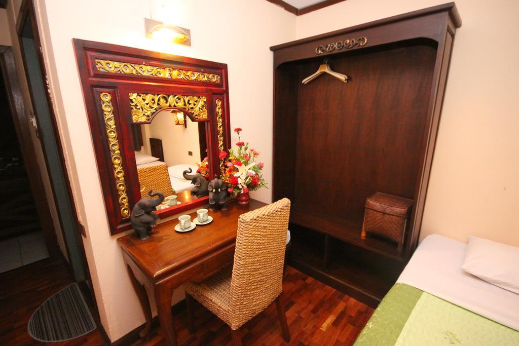 S.K. House 1 Hotell Chiang Mai Exteriör bild